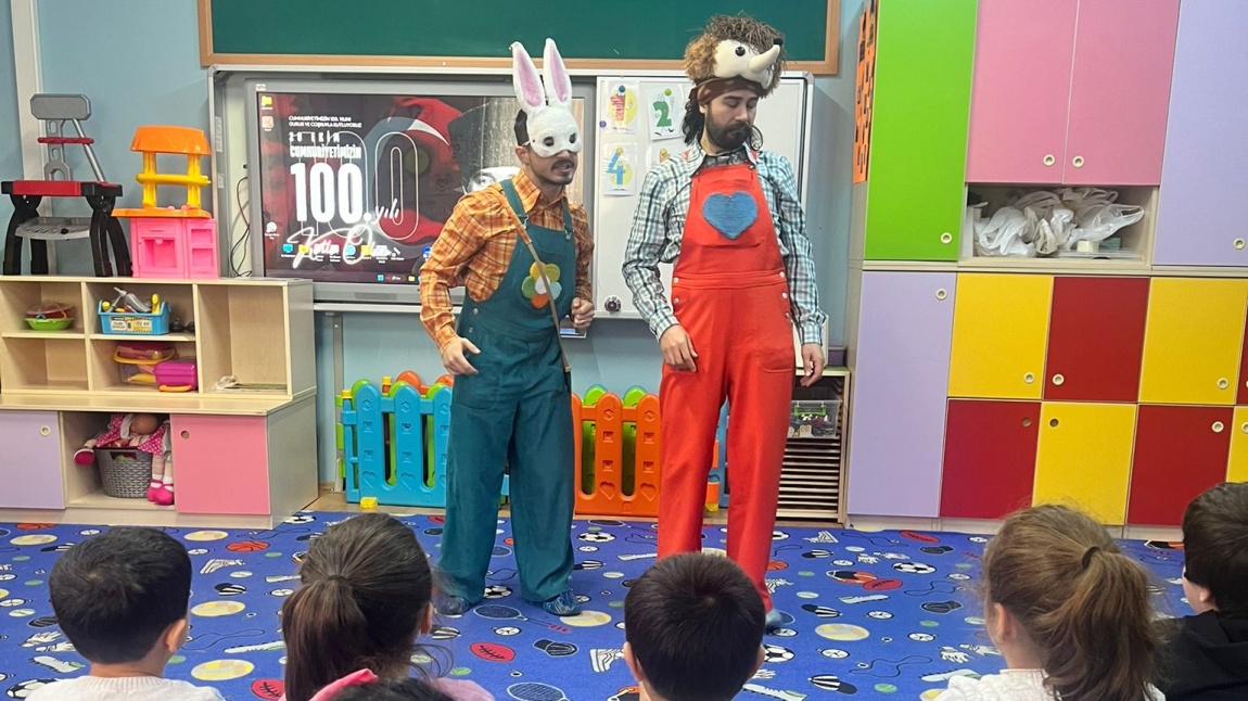 Anasınıfımızda Tavşan Ve Kirpinin Arkadaşlığı Tiyatro Gösterisi